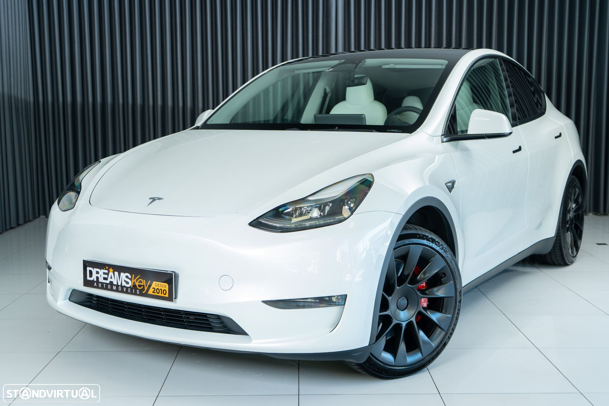 Tesla Model Y Long Range Tração Integral - 26