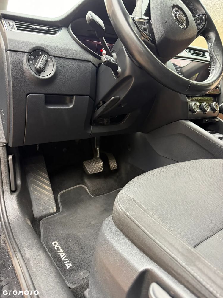 Skoda Octavia 2.0 TSI Style DSG - 24