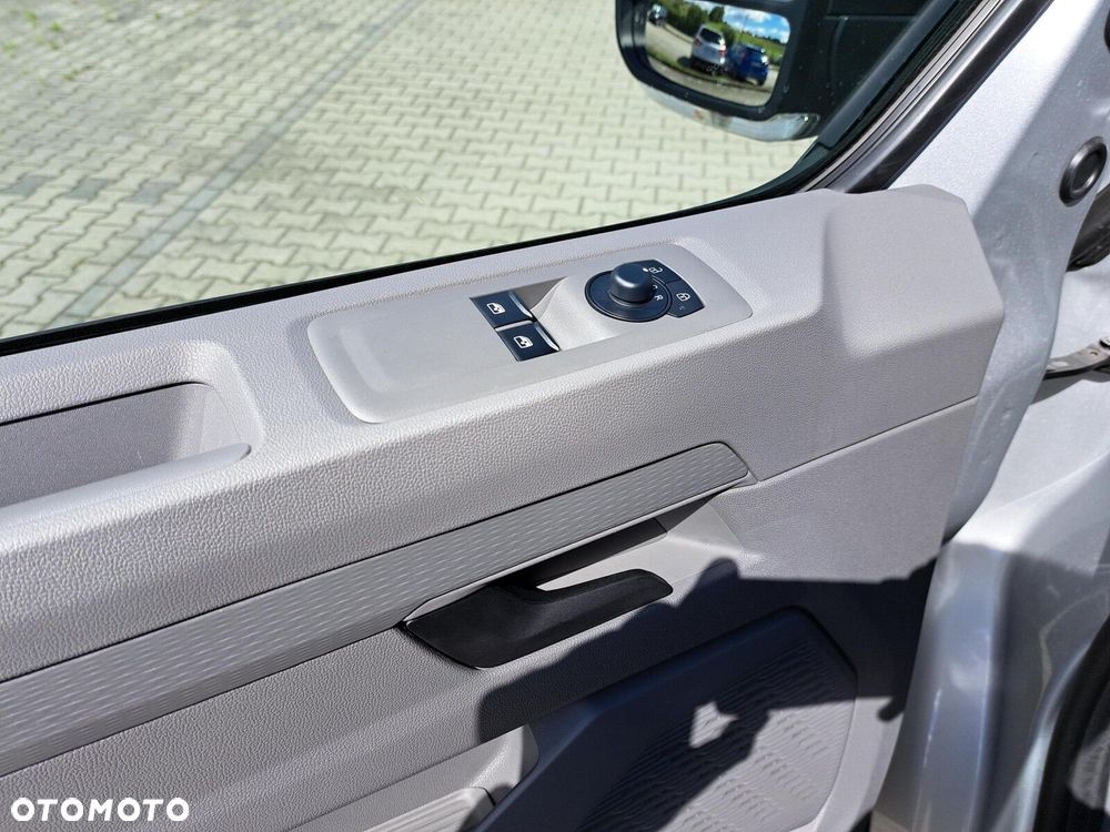 Volkswagen Caravelle - 21