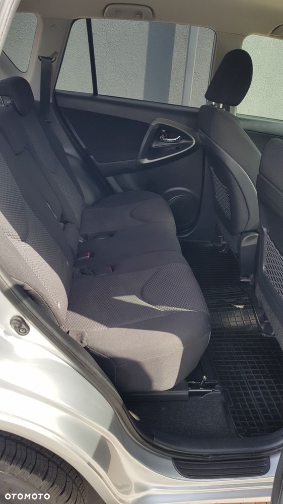 Toyota RAV4 - 18