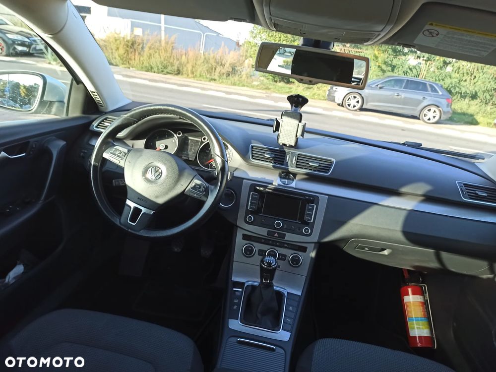 Volkswagen Passat 1.6 TDI Trendline - 10