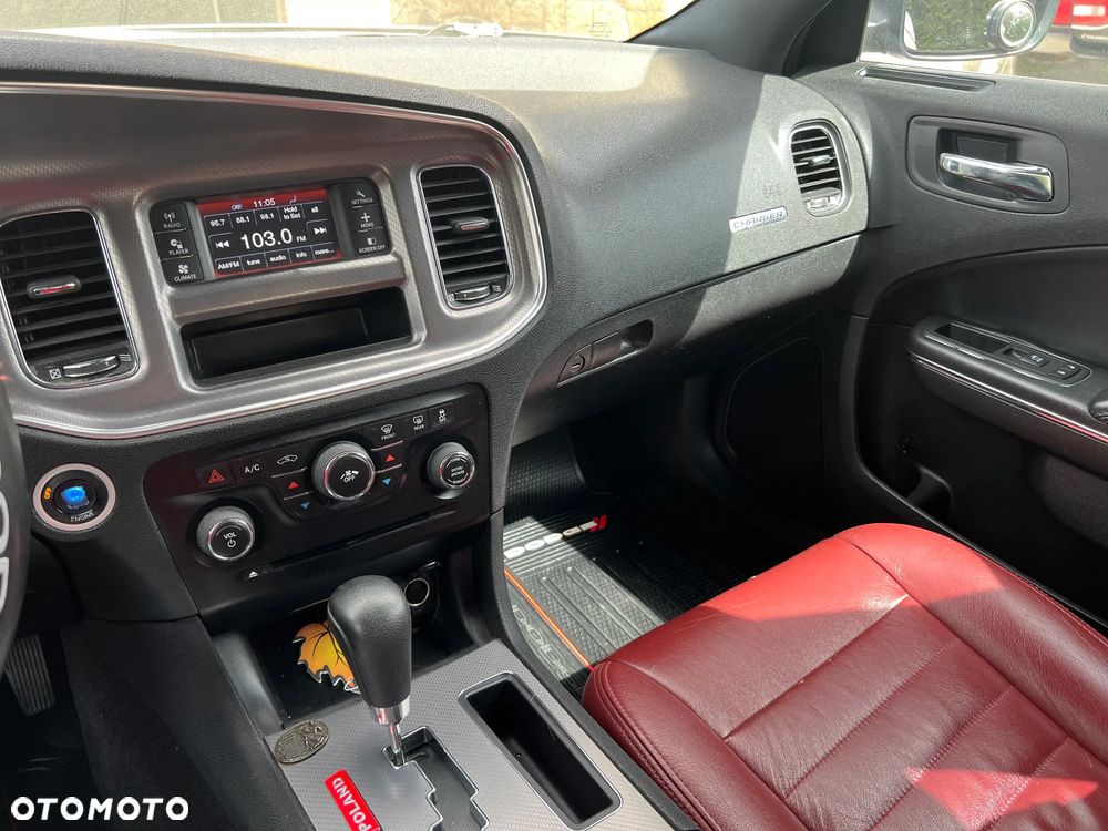 Dodge Charger 3.5 V6 Base - 12