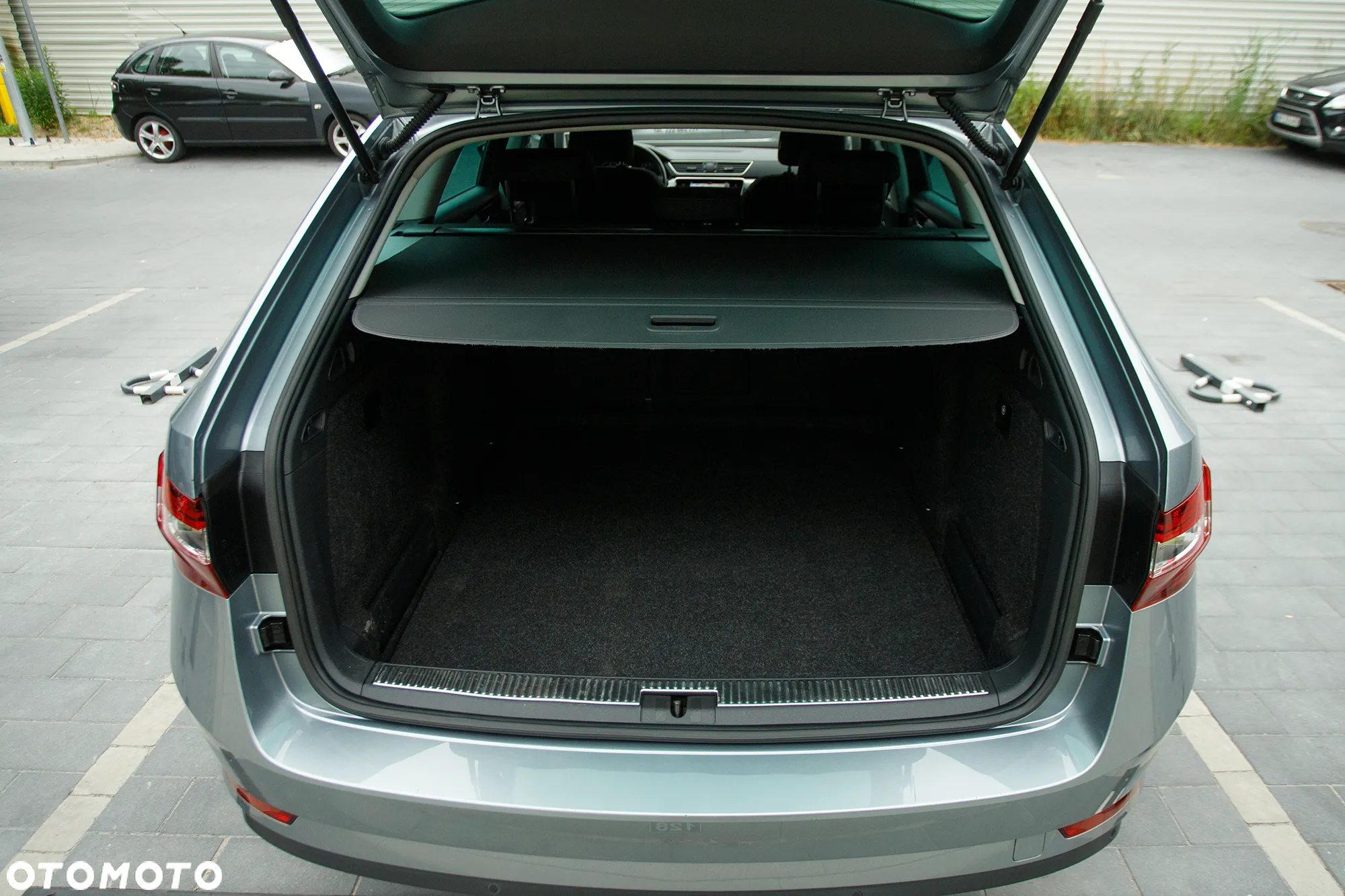 Skoda Superb 2.0 TDI Sportline - 35