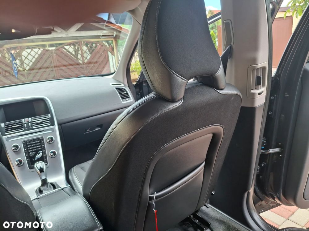 Volvo XC 60 D3 Drive-E Momentum - 17