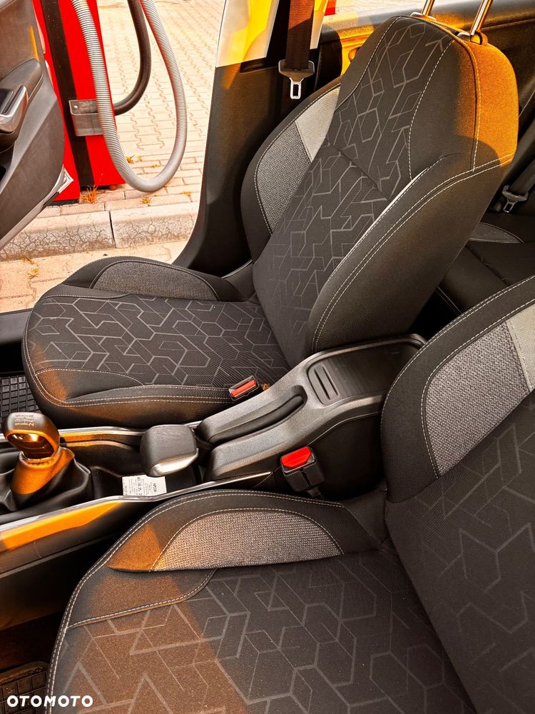 Peugeot 2008 1.2 Pure Tech Style S&S - 19