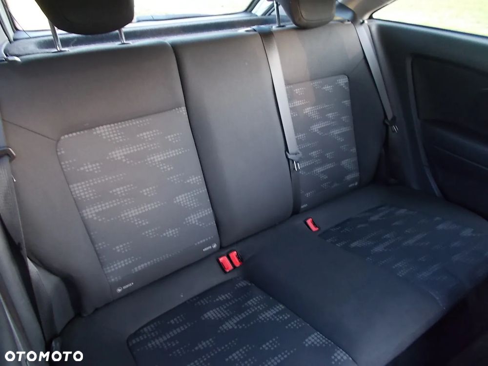 Opel Corsa 1.4 16V Satellite - 9