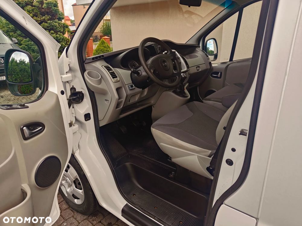 Opel Vivaro - 12