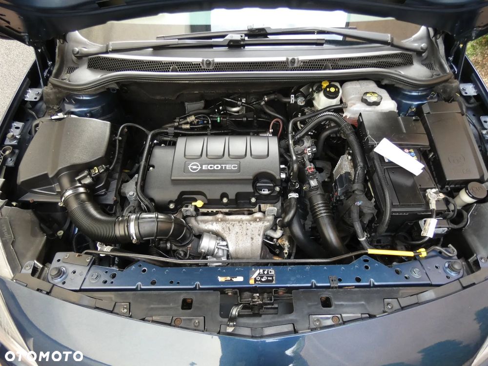 Opel Astra 1.4 T Cosmo S&S - 37