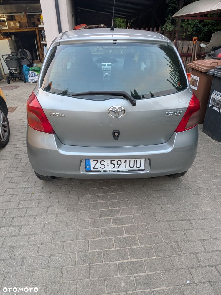 Toyota Yaris - 1