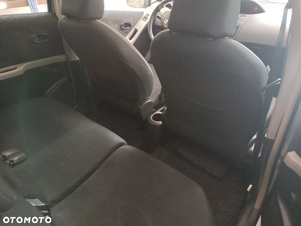 Toyota Yaris 1.4 D-4D Edition - 10