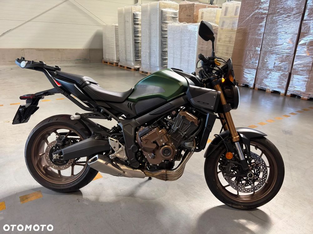 Honda CB - 1