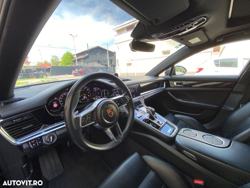 Porsche Panamera 4 E-Hybrid - 3