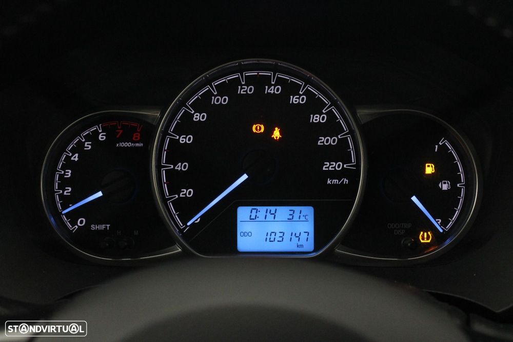 Toyota Yaris 1.0 VVT-i Comfort — fotografia 40