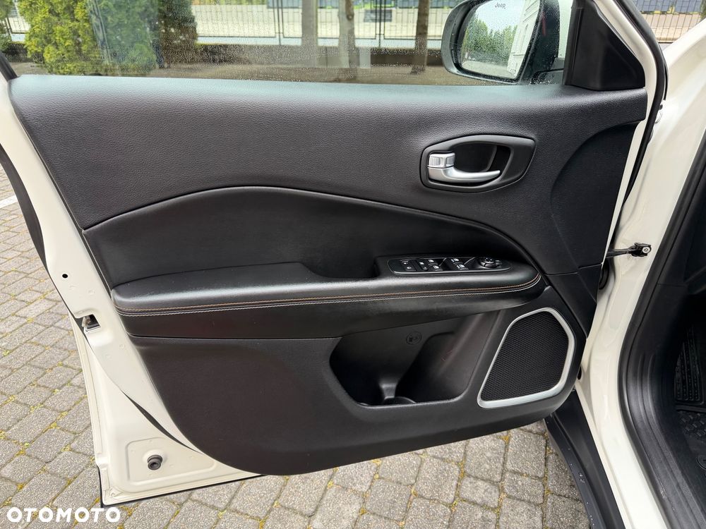 Jeep Compass 1.4 MultiAir Longitude - 22