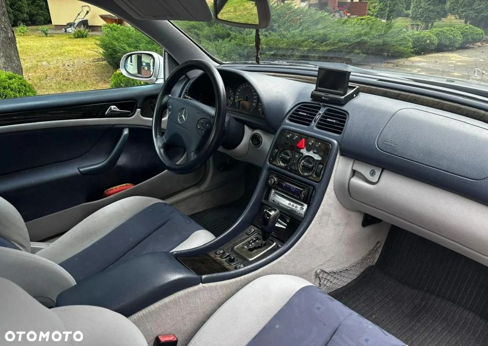 Mercedes-Benz CLK - 27