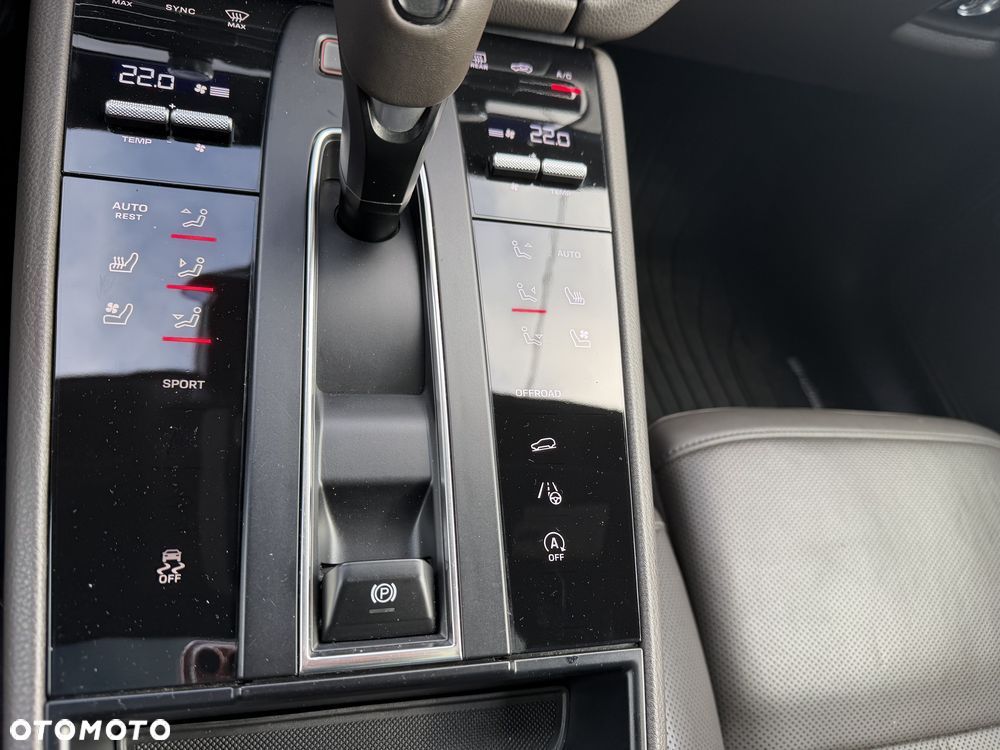 Porsche Macan - 13