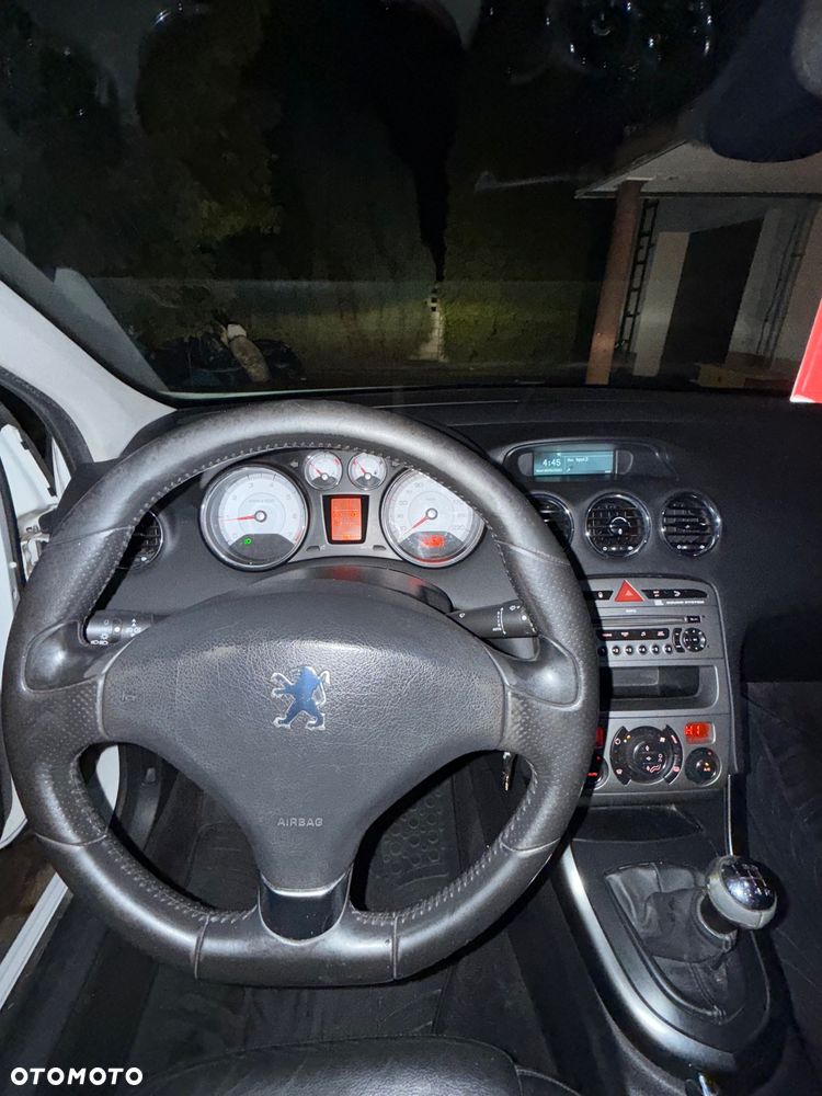 Peugeot 308 1.6 Premium Plus - 8