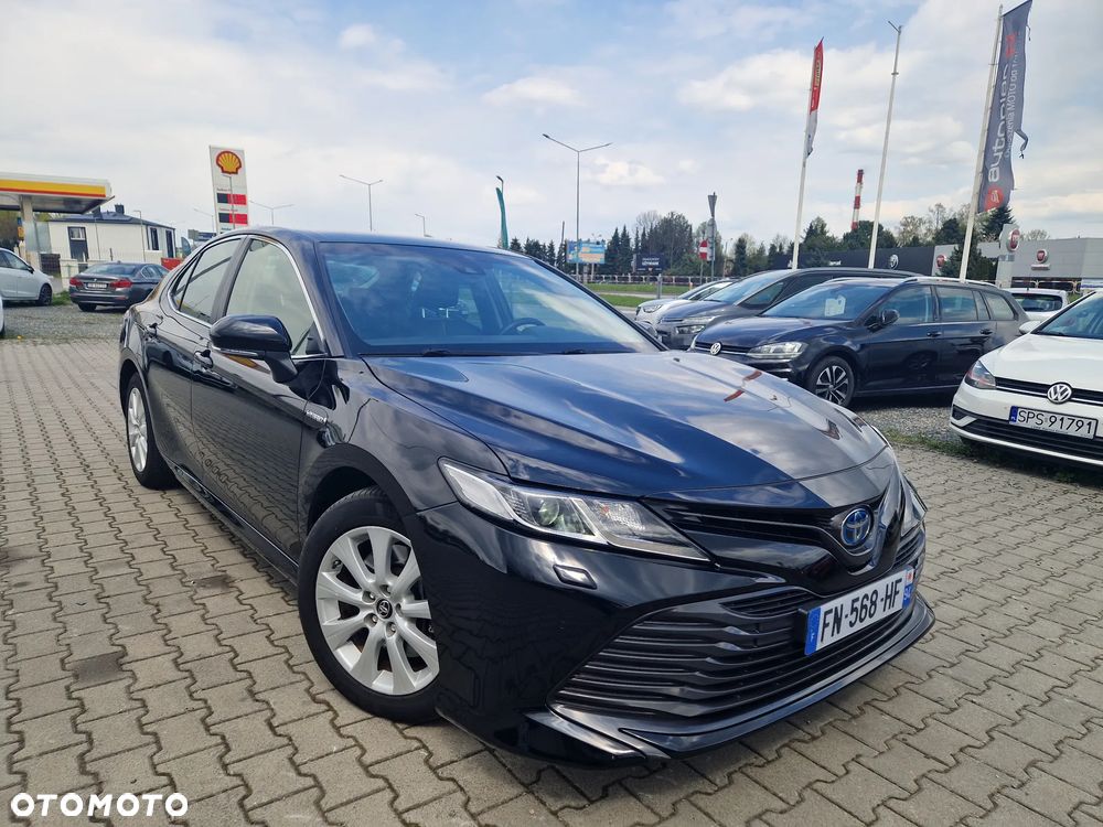 Toyota Camry Luxury - 4