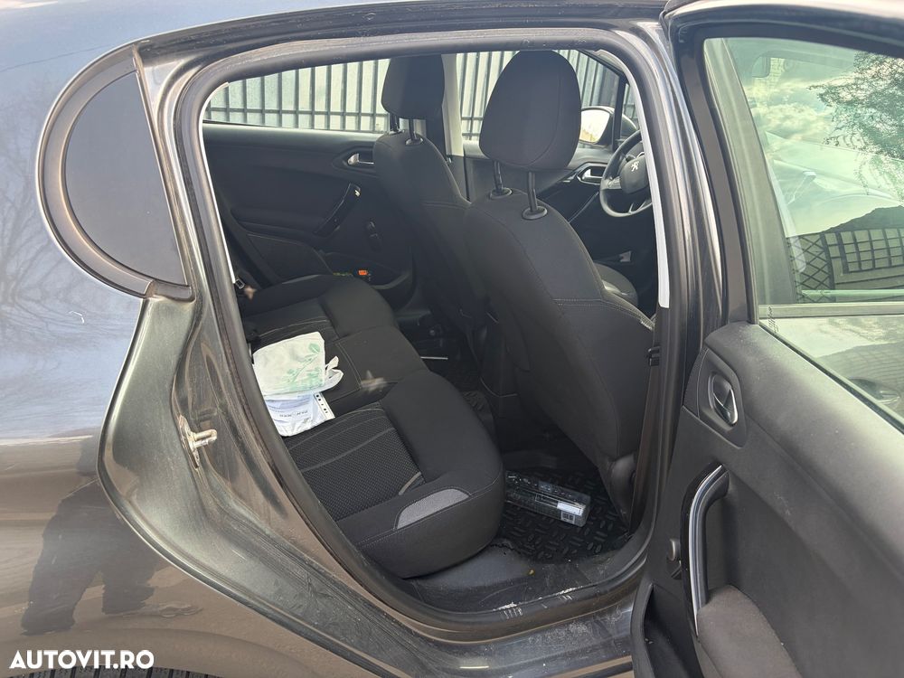 Peugeot 208 e-HDi 68 EGS5 Stop&Start Active - 13