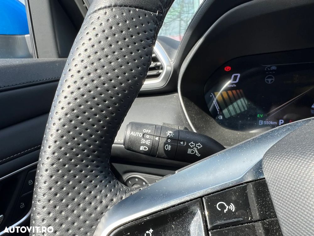 MG ZS HEV 1.5 GSI AT Exclusive - 30