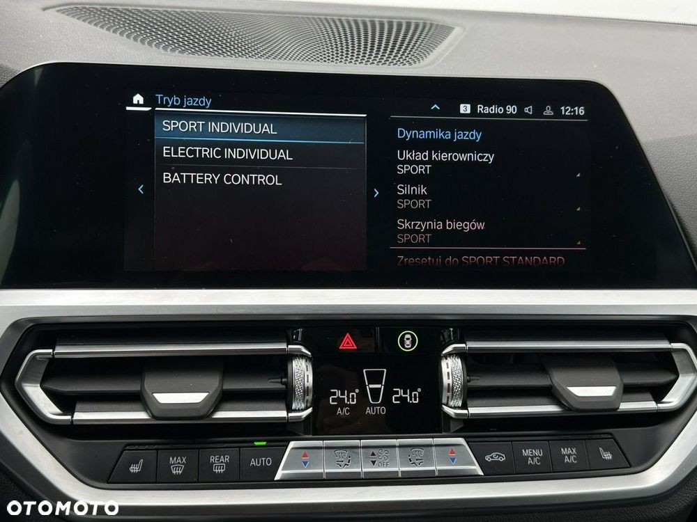 BMW Seria 3 330e PHEV M Sport - 30