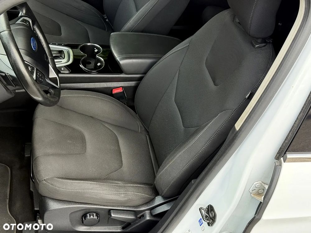 Ford S-Max 2.0 TDCi Titanium PowerShift - 24