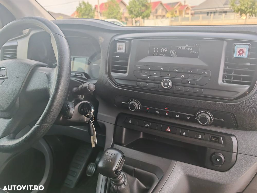 Opel Vivaro - 8