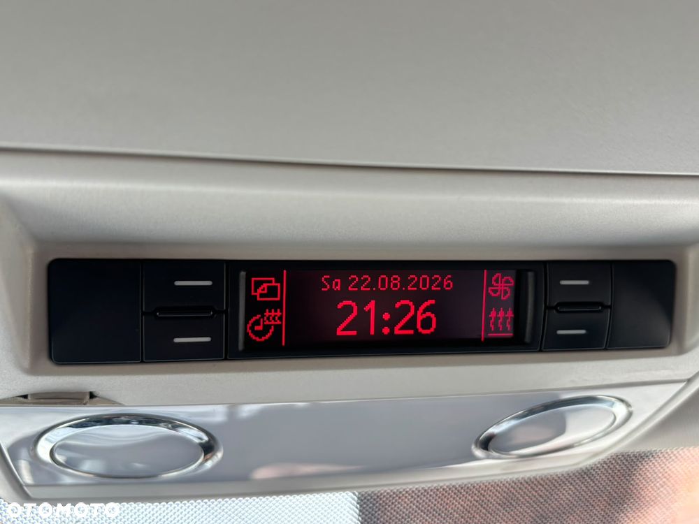 Volkswagen Multivan - 19