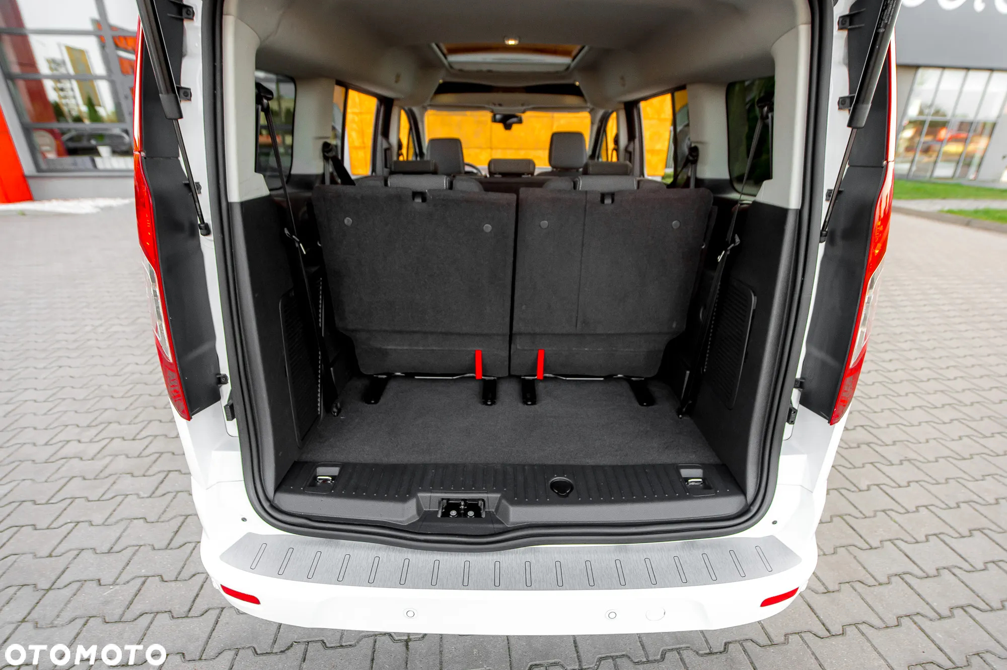 Ford Tourneo Connect Grand - 18
