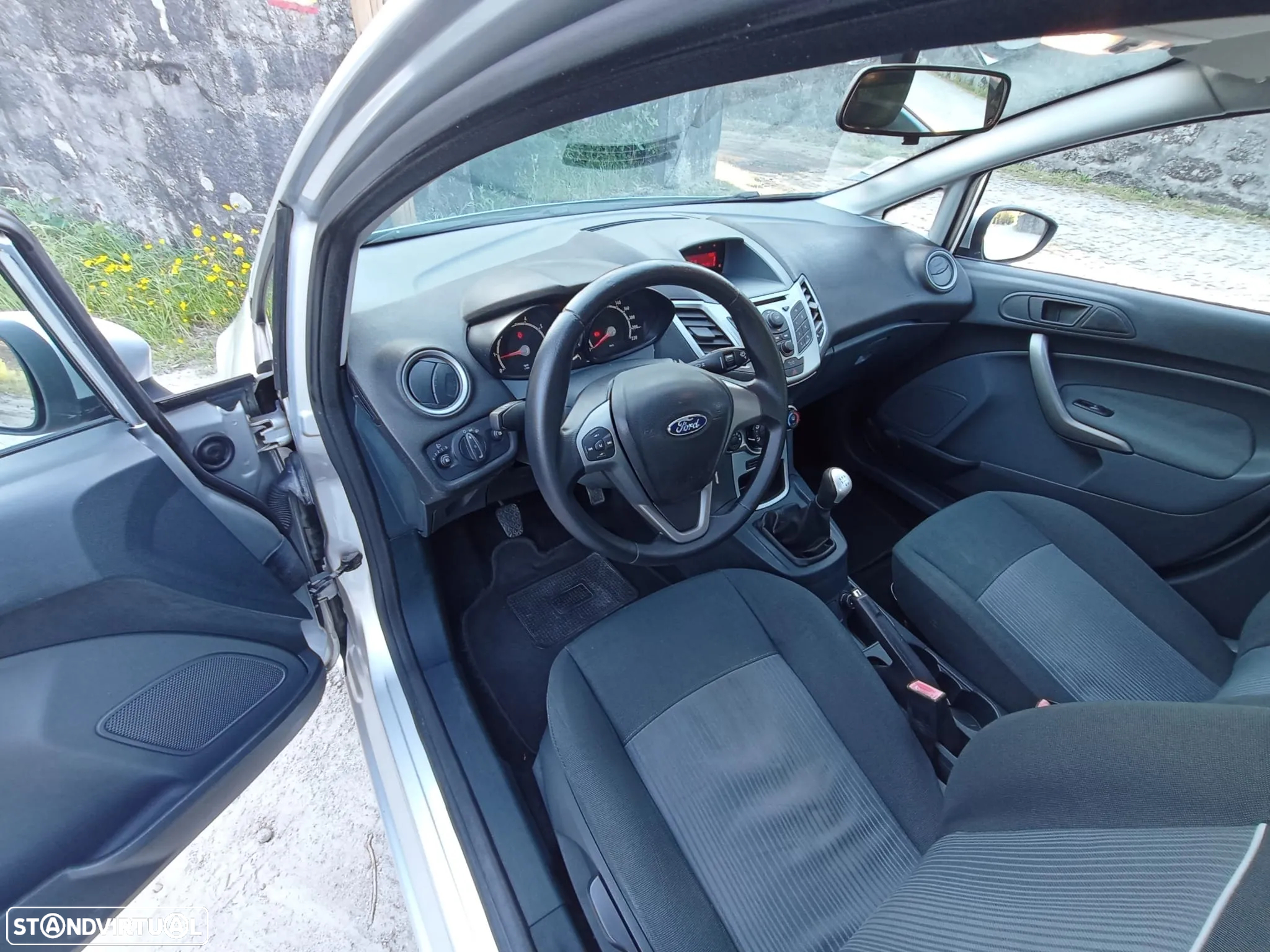 Ford Fiesta 1.25 Techno - 8