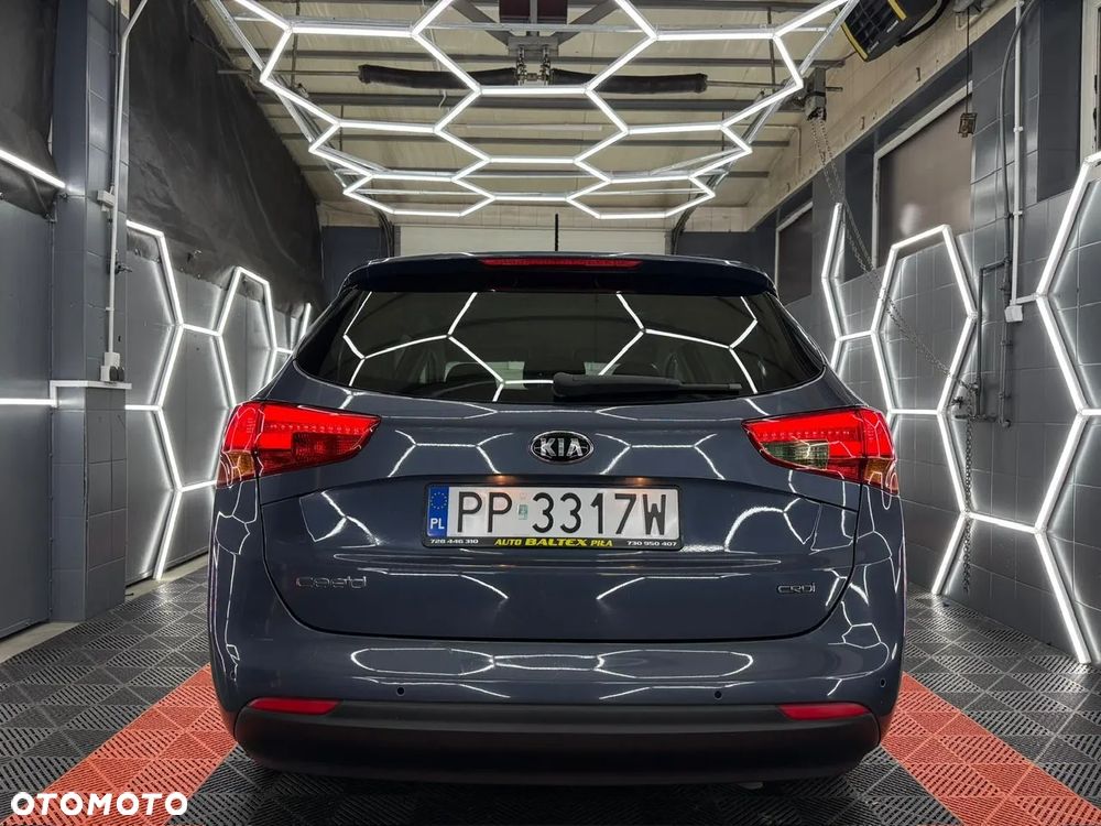 Kia Ceed 1.6 CRDi 128 Platinum Edition - 8