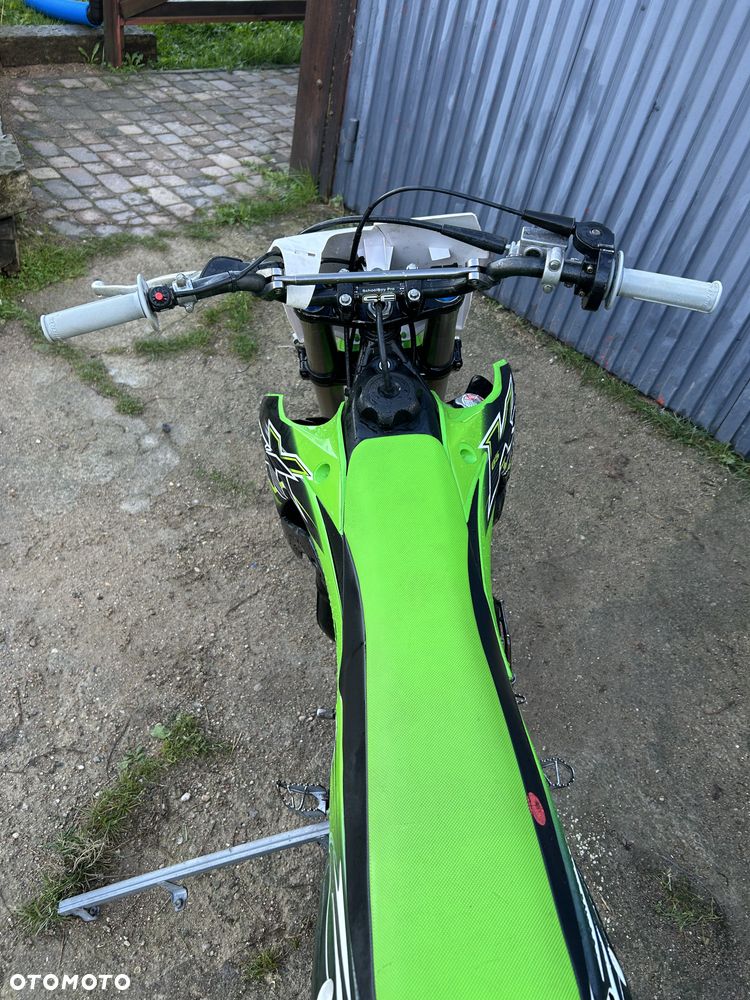 Kawasaki KX - 8