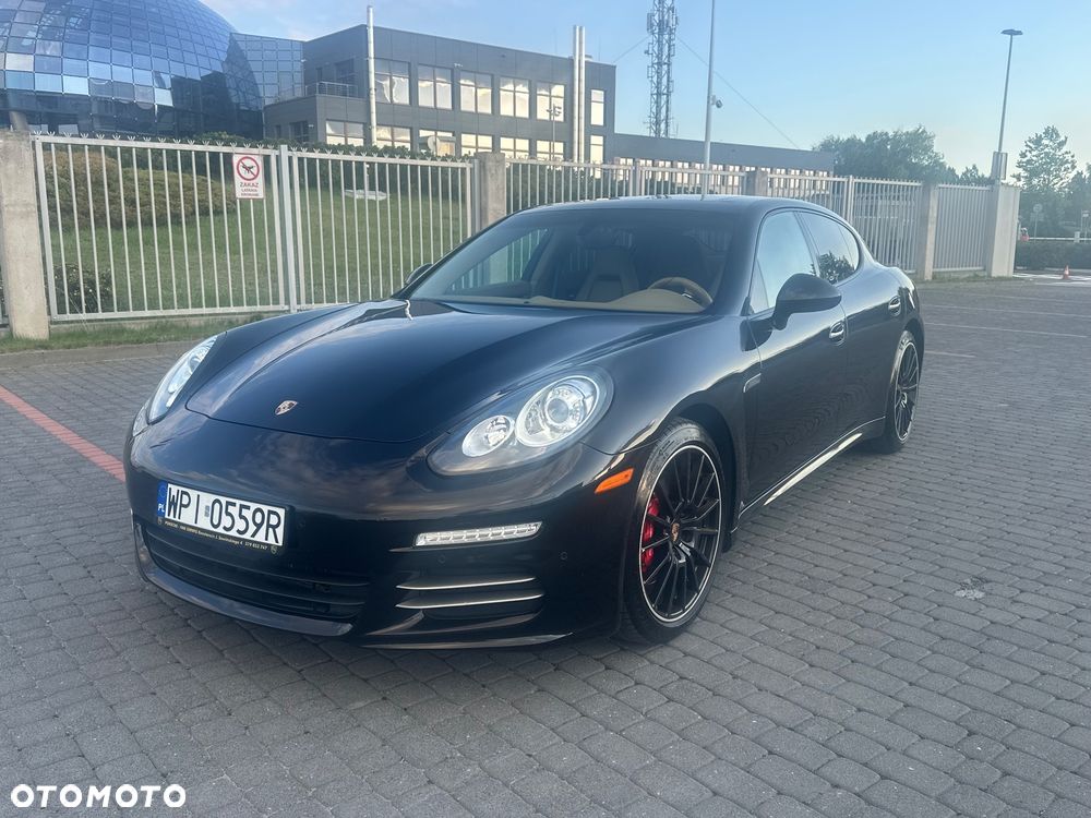Porsche Panamera PDK Platinum Edition - 10