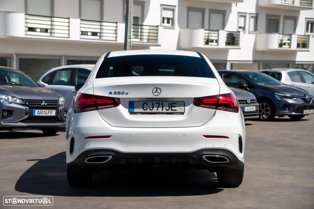 Mercedes-Benz A 250 Limousine e 8G-DCT AMG Line - 10