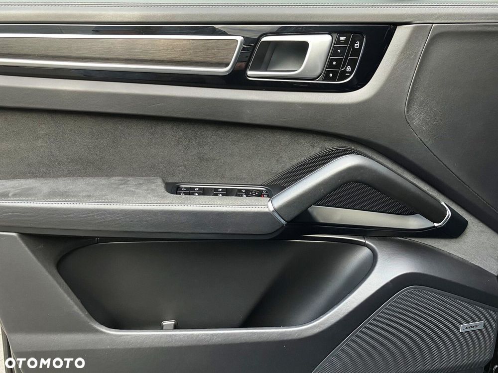 Porsche Cayenne - 17