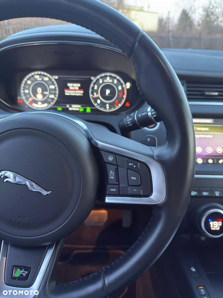 Jaguar E-Pace P250 AWD SE - 37