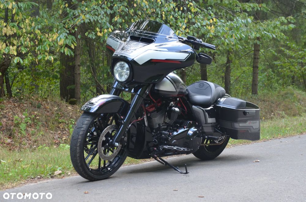 Harley-Davidson Touring Street Glide - 20