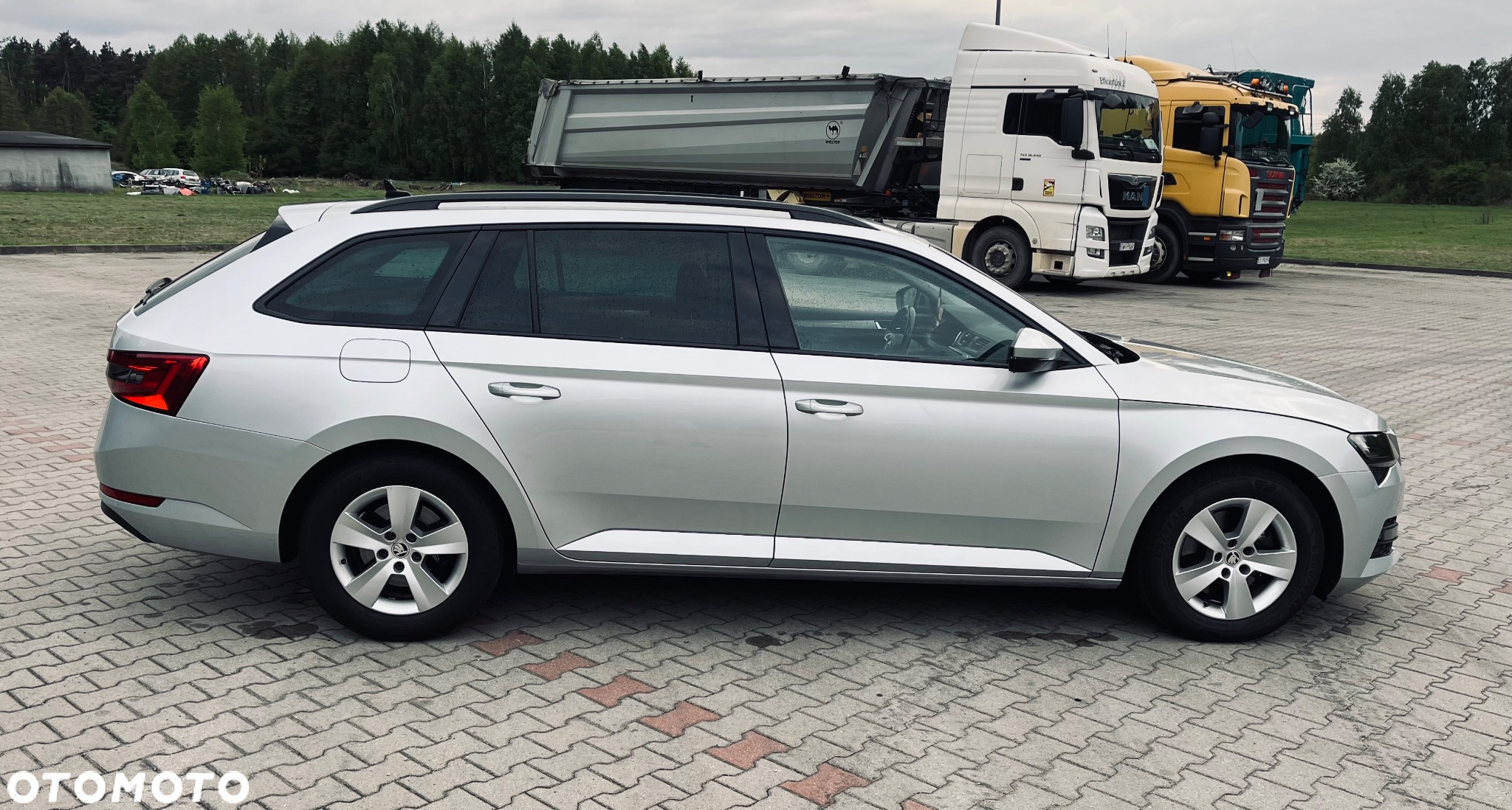 Skoda Superb 2.0 TDI Ambition DSG - 2