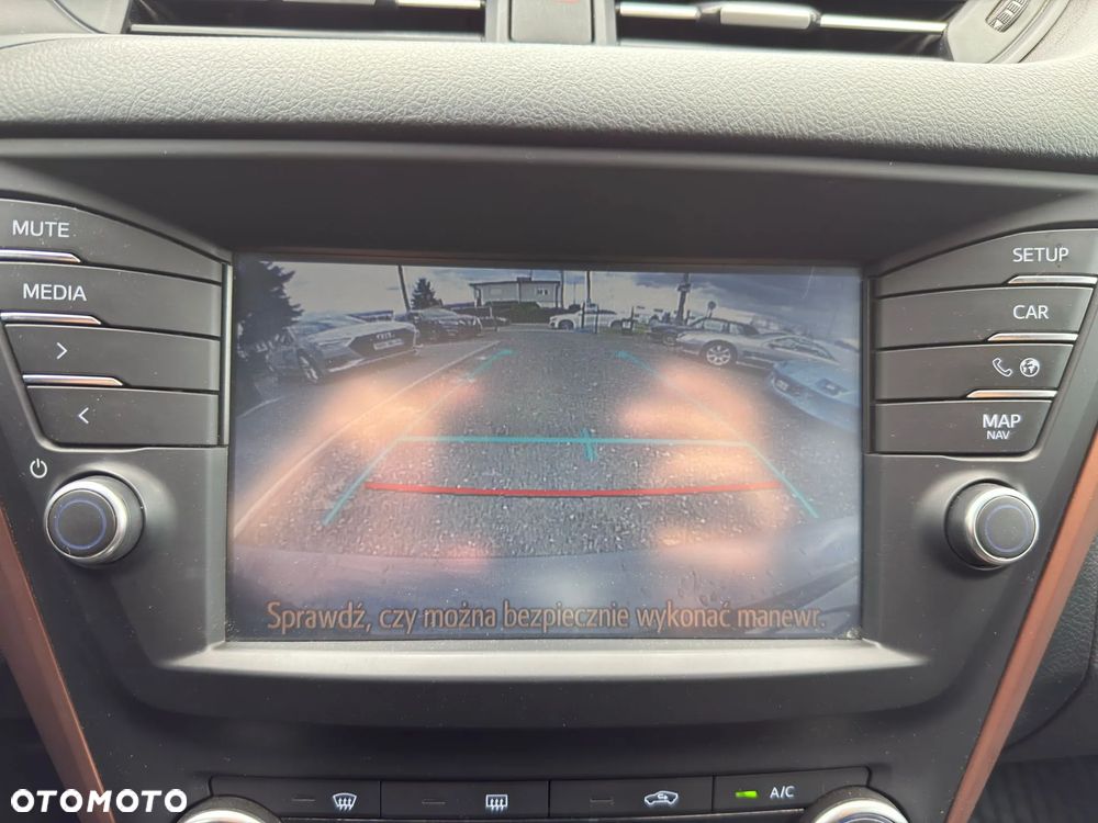 Toyota Avensis 2.0 D-4D Prestige - 27