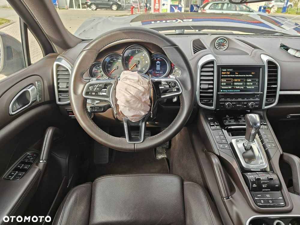 Porsche Cayenne - 9