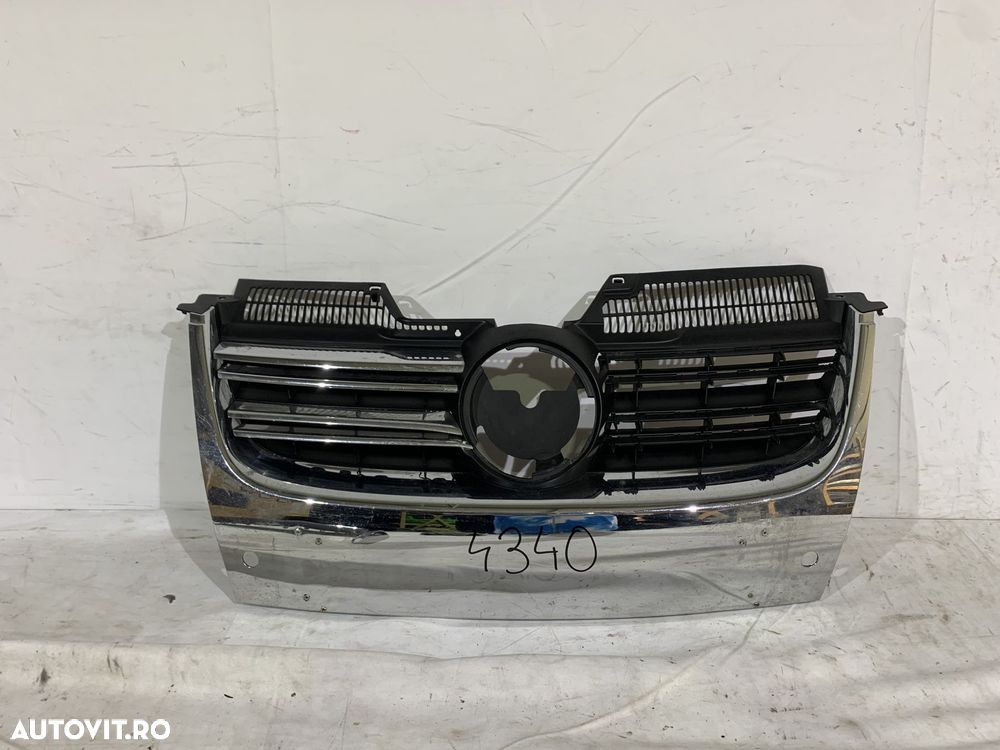 Grila radiator VW Golf 5 Kombi , Jetta  2005 , 2006 , 2007 , 2008 , 2009 , 2010 - 1