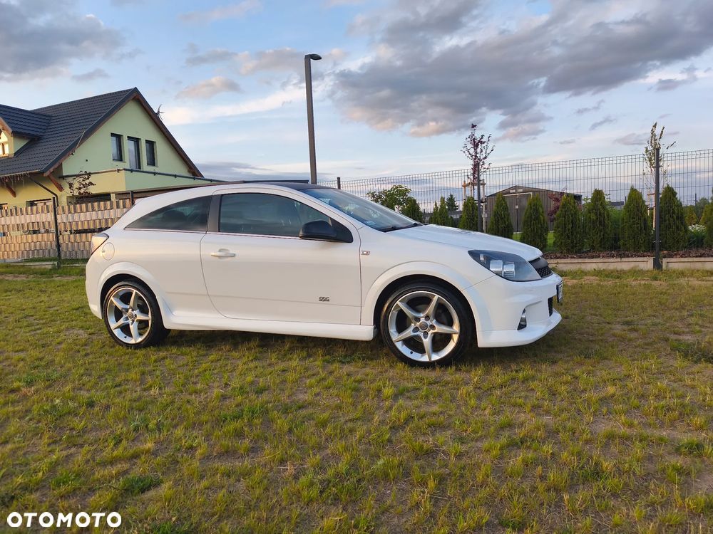 Opel Astra III GTC 1.8 Sport - 1