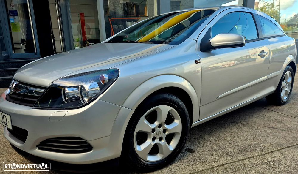 Opel Astra GTC 1.9 CDTI DPF Sport - 10