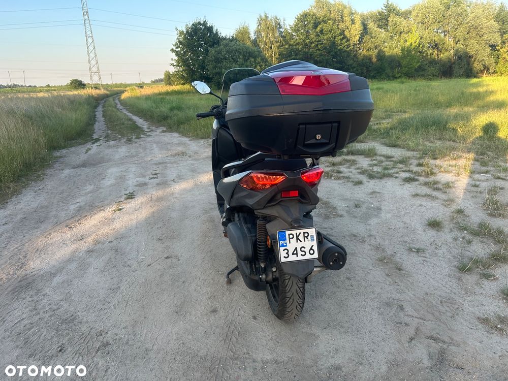 Yamaha X-max - 8