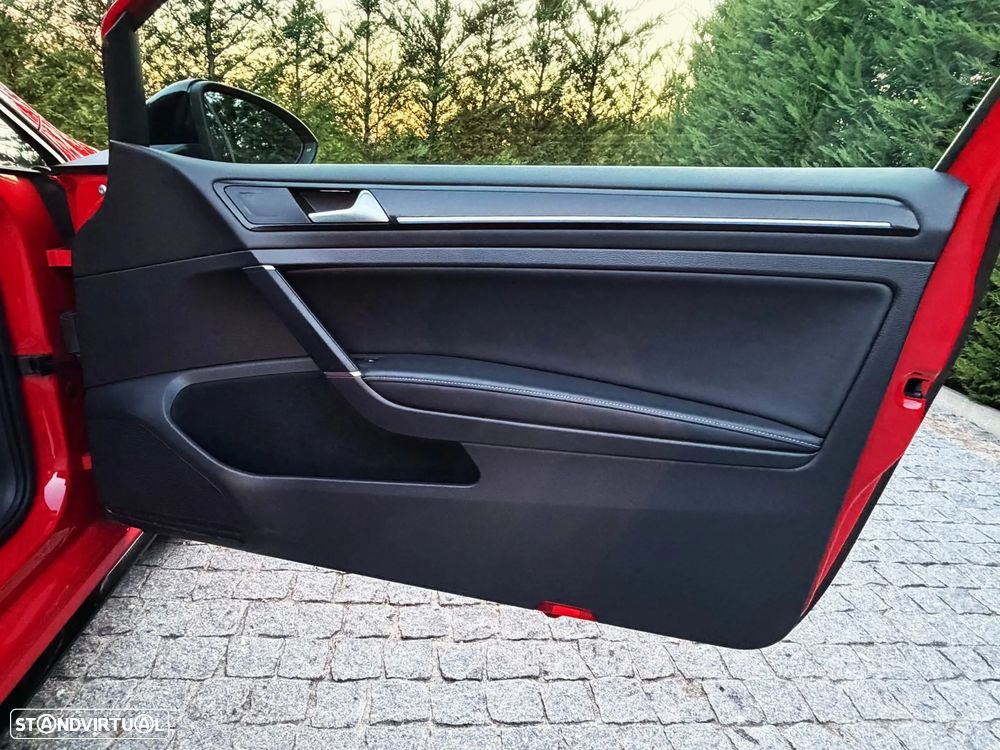 VW Golf R 2.0 TSI OPF 4Motion DSG - 23