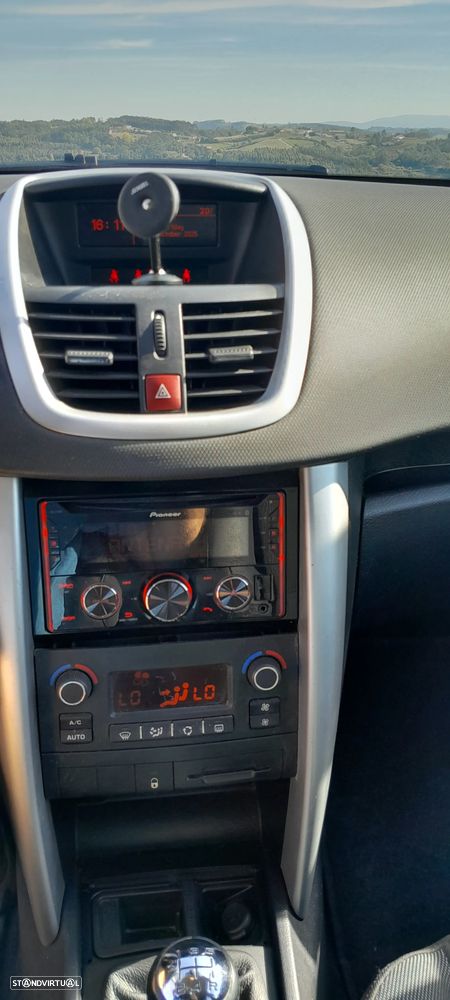 Peugeot 207 1.4 16V SE Sportium - 8