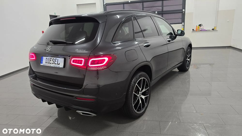 Mercedes-Benz GLC 300 de 4Matic 9G-TRONIC AMG Line Plus - 3