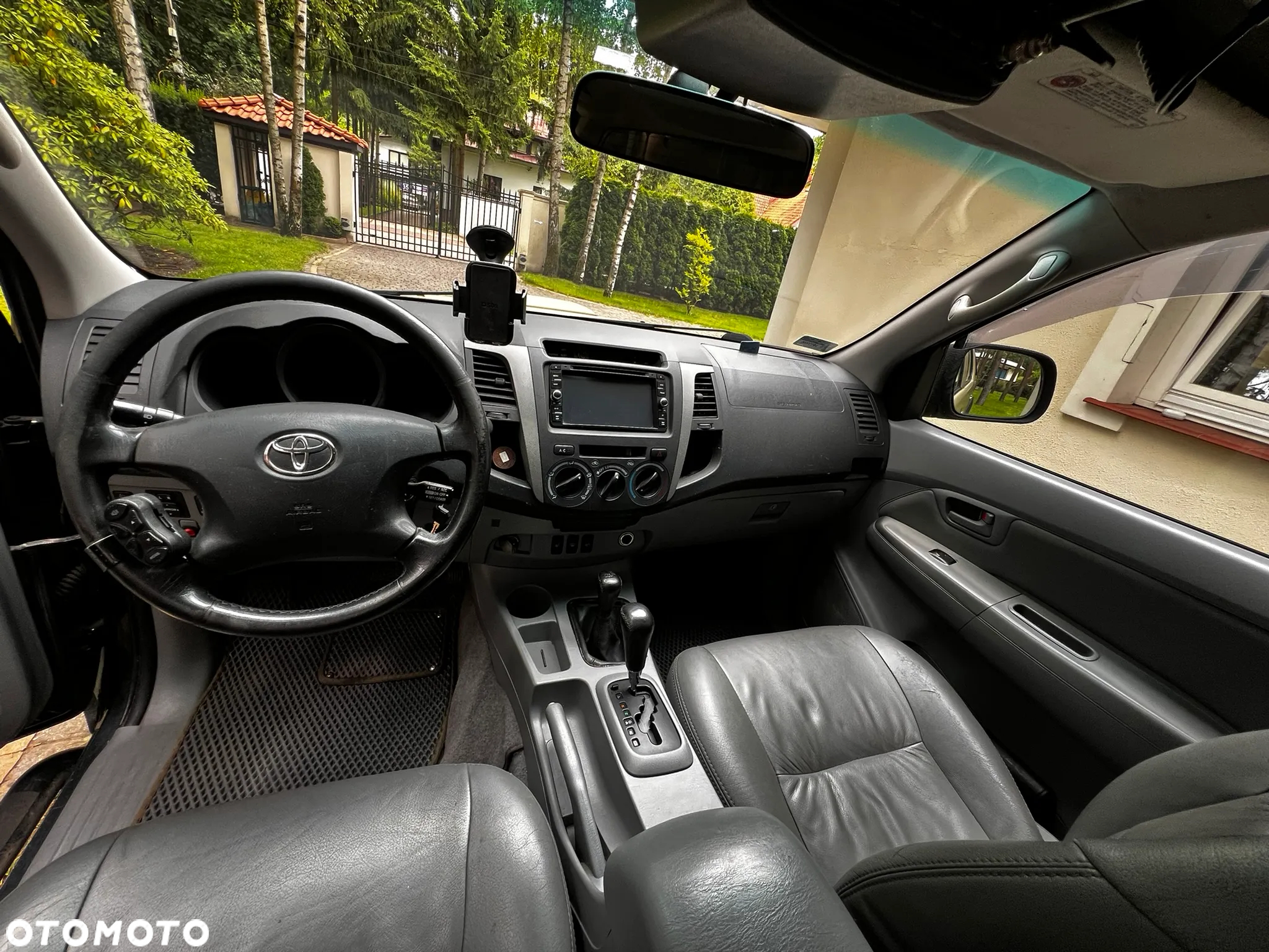 Toyota Hilux - 24