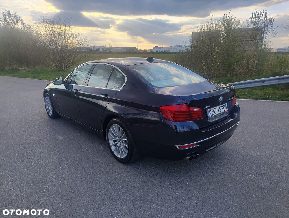 BMW Seria 5 528i Luxury Line - 31