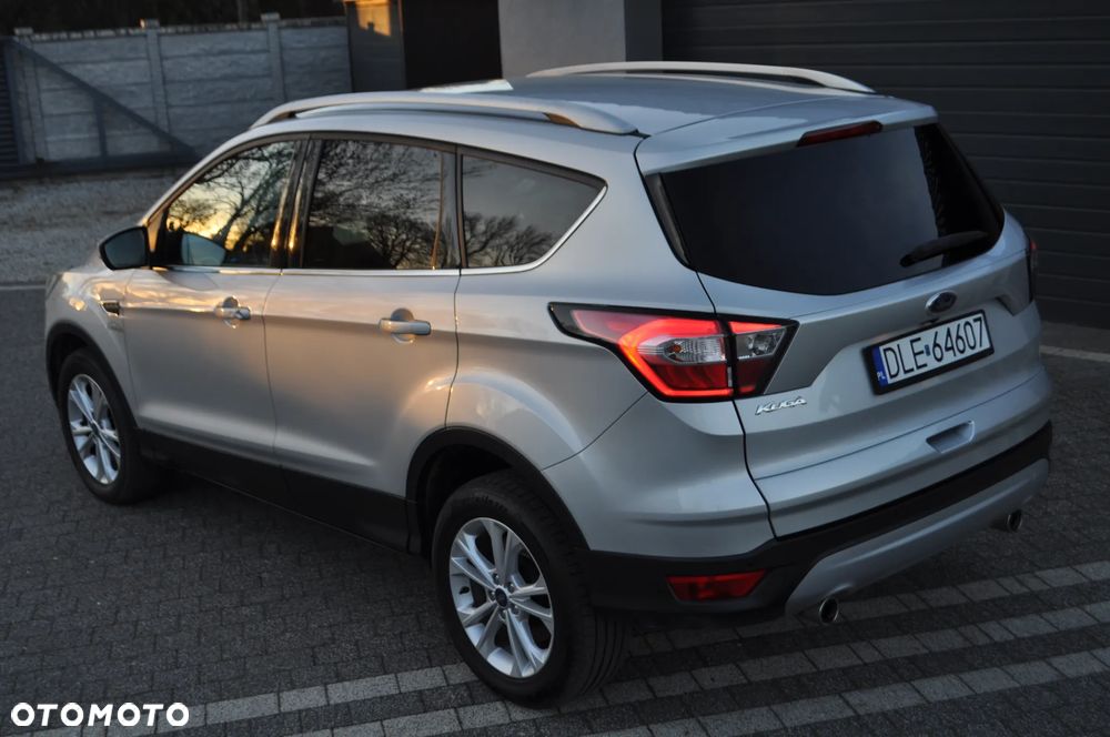 Ford Kuga 2.0 TDCi 2x4 Titanium - 16